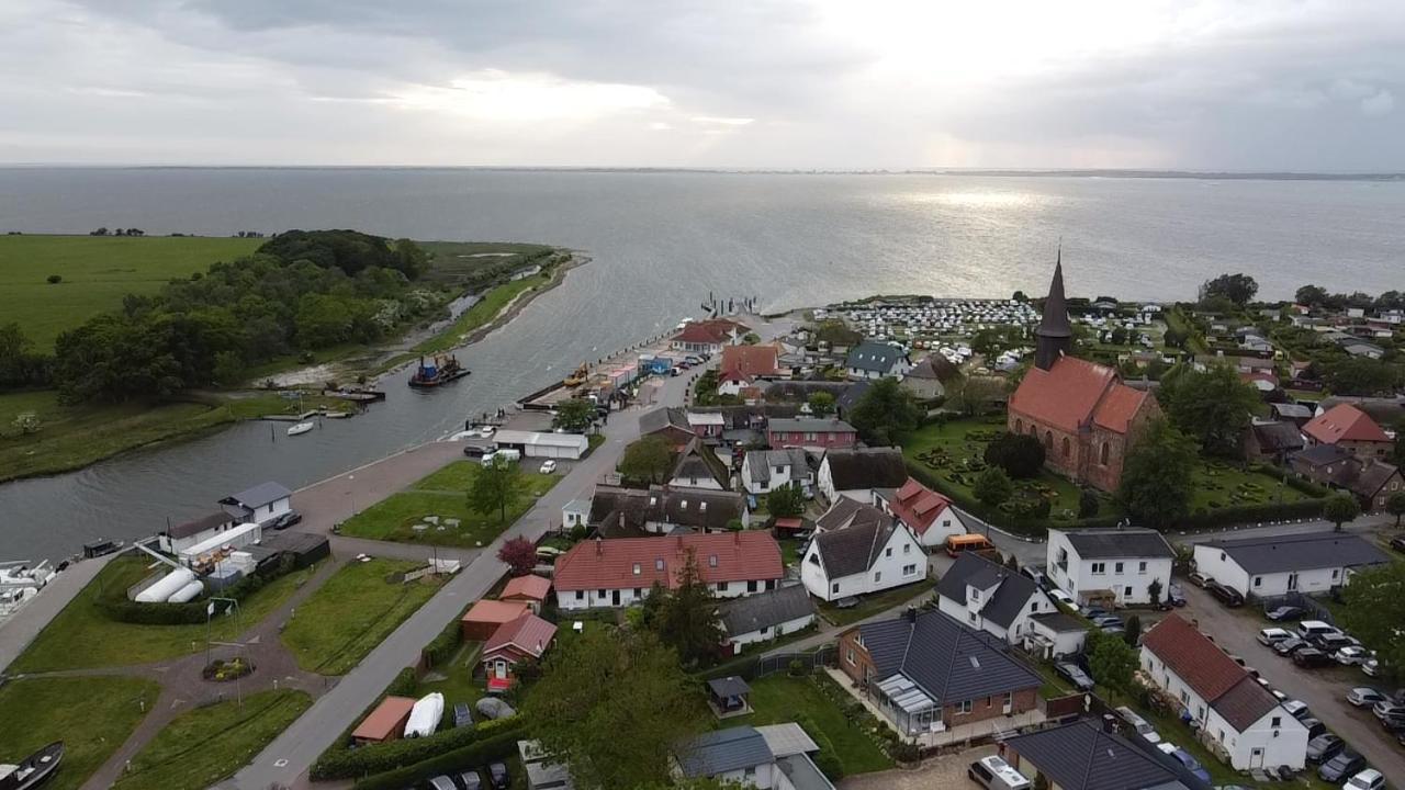 Ruegenferienhaus - Schaprode Hafen Ngoại thất bức ảnh